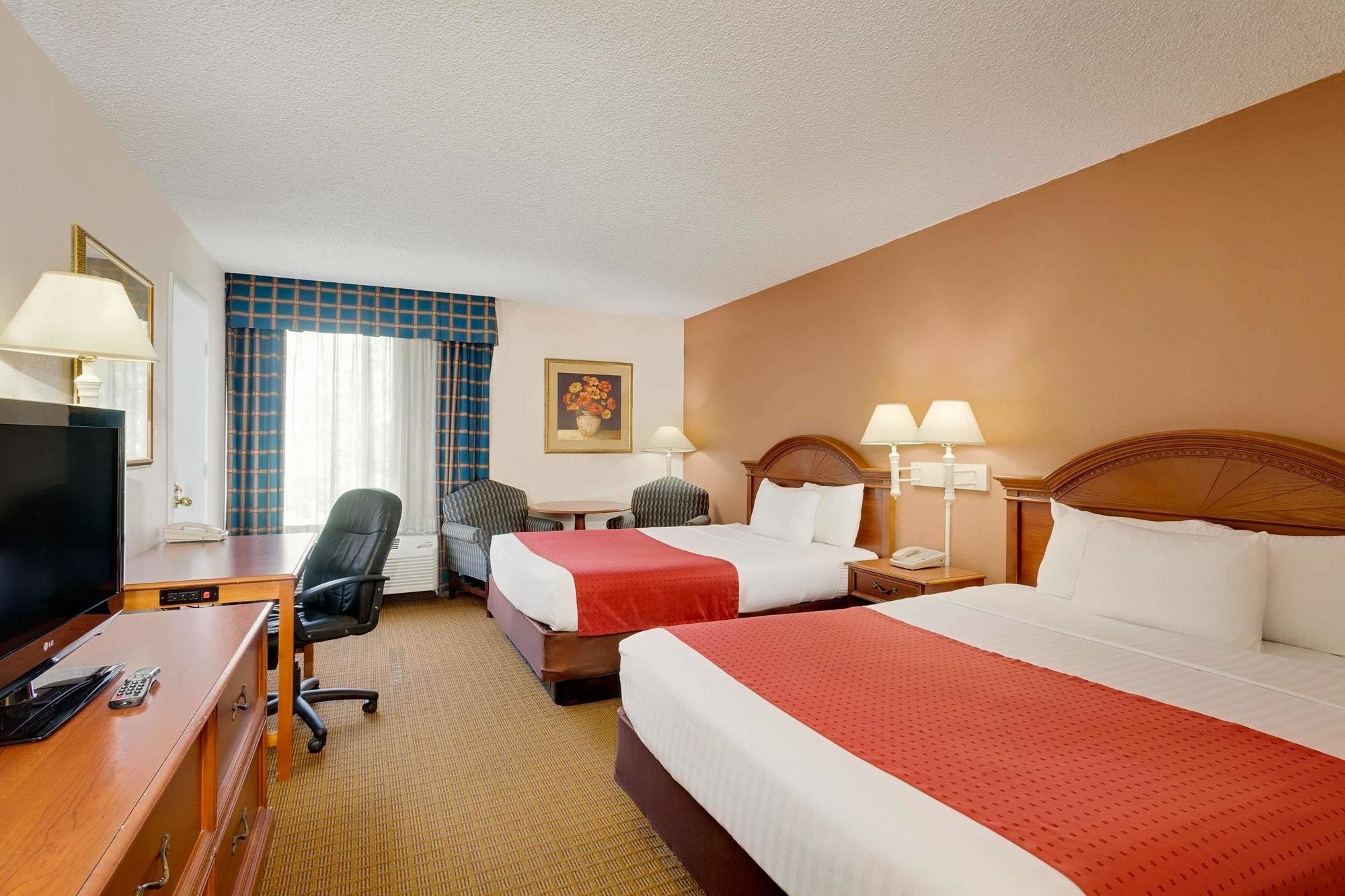 Ramada By Wyndham Provo Hotell Exteriör bild