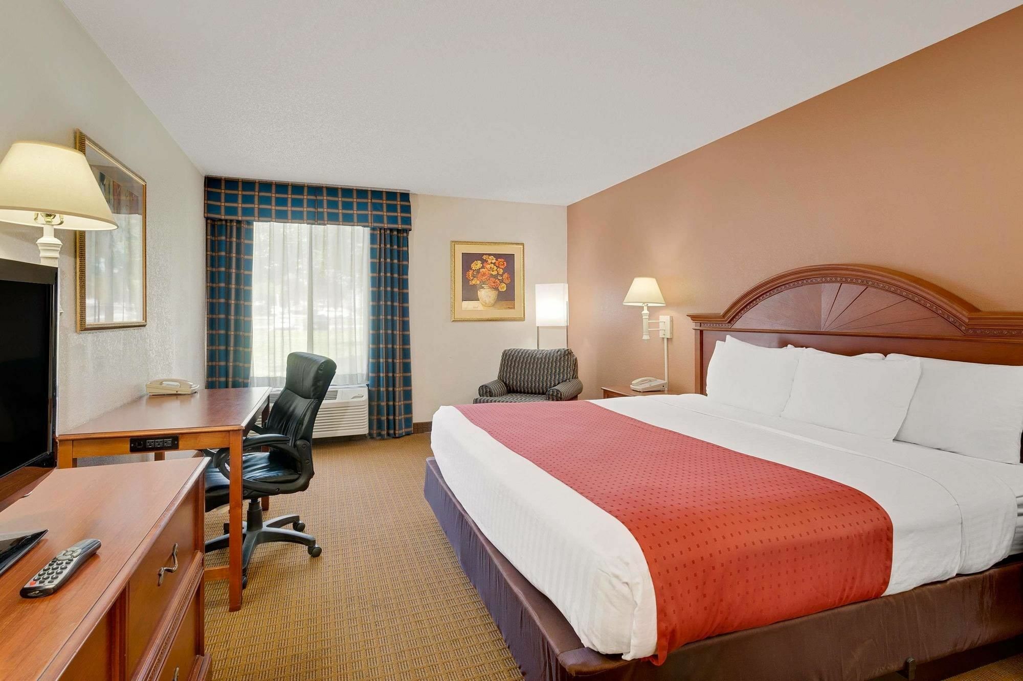 Ramada By Wyndham Provo Hotell Exteriör bild